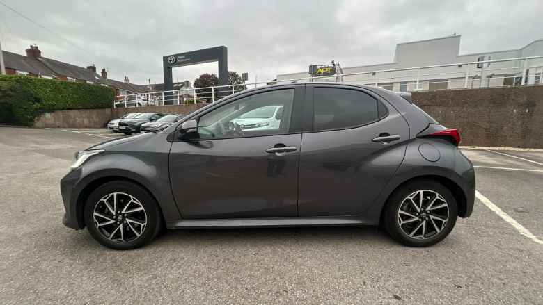 Toyota Yaris 1.5 Hybrid Design 5dr CVT Hybrid Hatchback